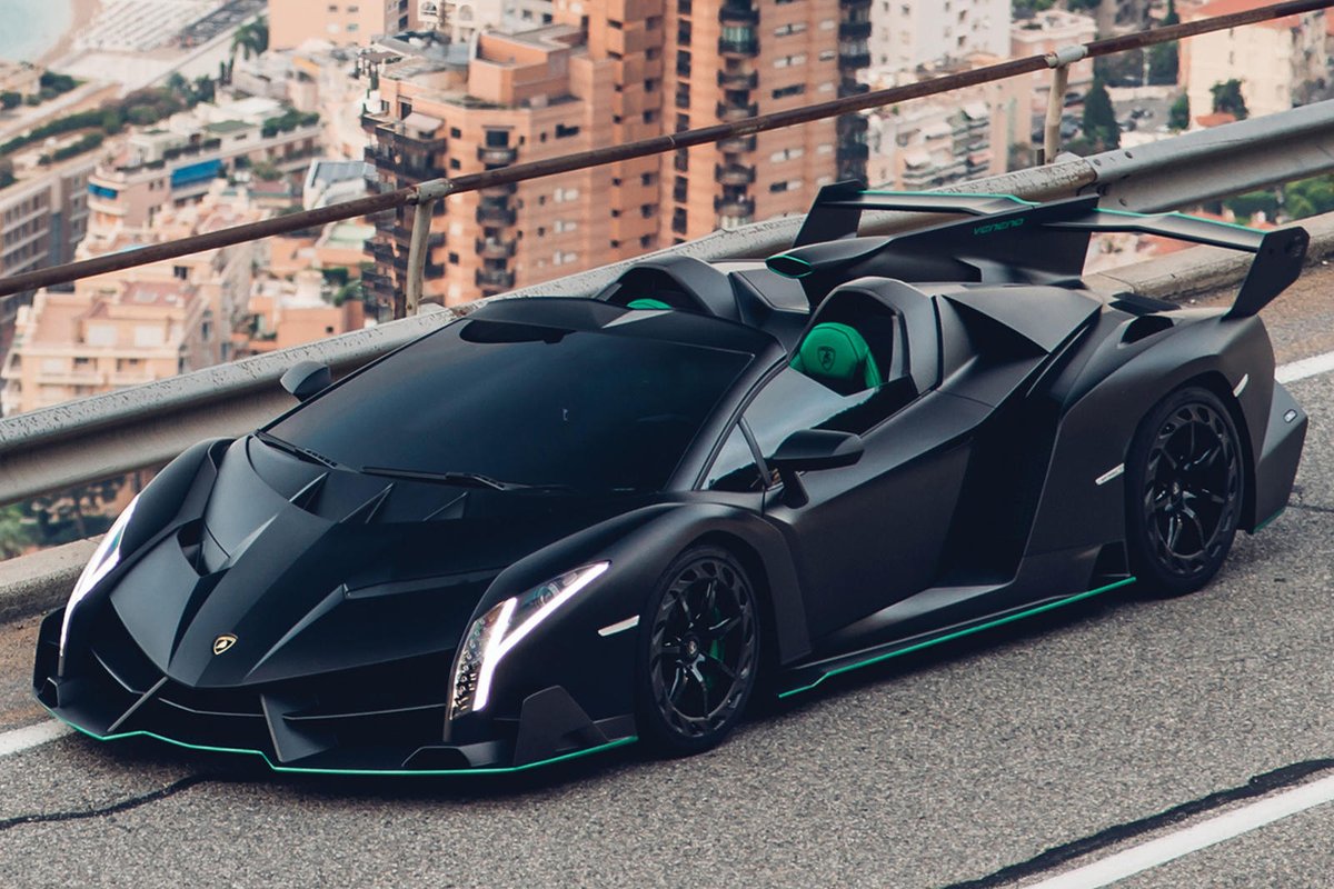 blogajj's tweet photo. Lamborghini Veneno Roadster ⚡️🔥 https://t.co/u0LTdqUBtL