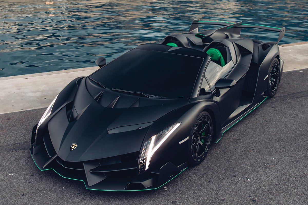 blogajj's tweet photo. Lamborghini Veneno Roadster ⚡️🔥 https://t.co/u0LTdqUBtL