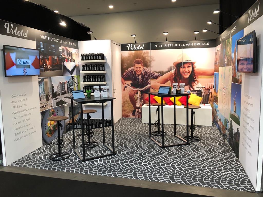 hotelvelotel's tweet photo. Wij zijn er helemaal klaar voor! 🚲😍 Velofollies, de grootste en meest gevarieerde fietsbeurs van de Benelux, is net gestart! Zien we jullie daar? Je kan Hotel Velotel terugvinden op beursstand R14, nog tot zondag in Kortrijk Xpo! #velofollies #fietsbeurs #hotel #hotelvelotel https://t.co/TRDqyUzTaS