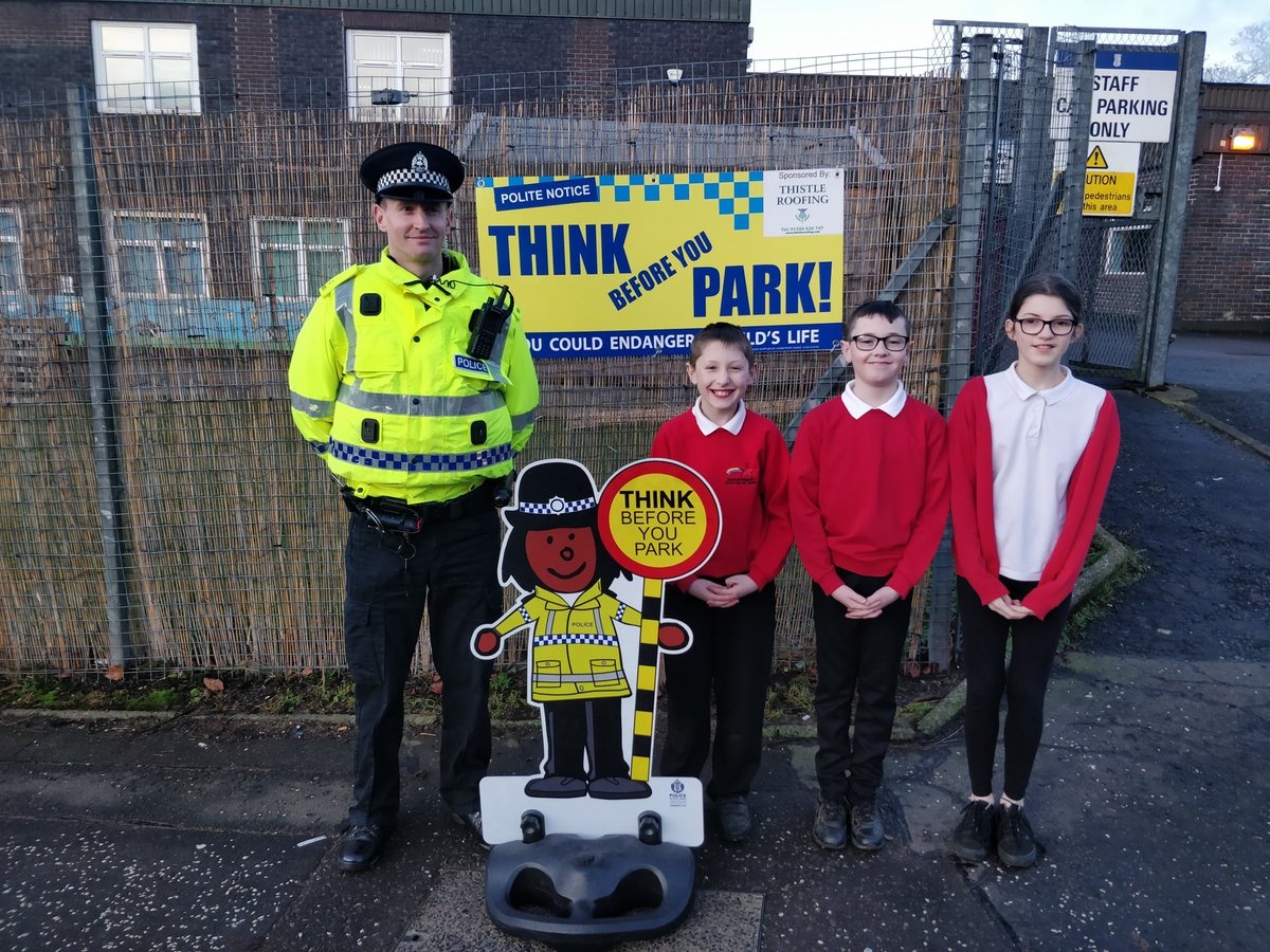 CptDenny's tweet photo. The Denny and Banknock team were out this morning at @BankierPrimary reminding parents to Think Before You Park, and were pleased to find no issues this morning. @FalkirkPolice https://t.co/NdaBFzdKeB