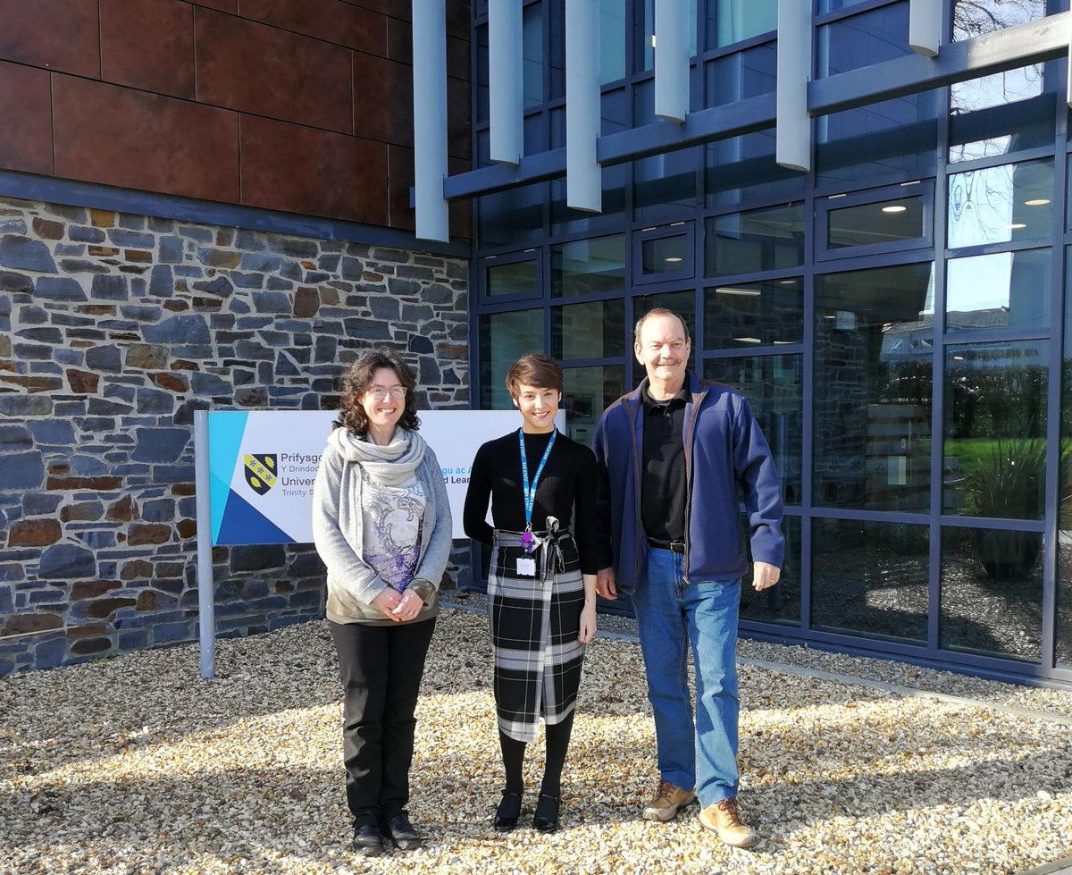 Drindod Dewi Sant (@drindoddewisant) on Twitter photo Yn ddiweddar, roeddwn yn falch iawn i groesawu Sophie Kift, un o'n graddedigion Technoleg Gwybodaeth #Busnes, yn ôl i <a href="/UWTSDCarmsBus/">Carmarthen Business School</a> i siarad â myfyrwyr cyfredol am ei phrofiadau mewn gwaith ers graddio #cyflogaeth
Darllenwch fwy am ymweliad Sophie⬇️
uwtsd.ac.uk/cy/newyddion/d… Yn ddiweddar, roeddwn yn falch iawn i groesawu Sophie Kift, un o'n graddedigion Technoleg Gwybodaeth #Busnes, yn ôl i <a href="/UWTSDCarmsBus/">Carmarthen Business School</a> i siarad â myfyrwyr cyfredol am ei phrofiadau mewn gwaith ers graddio #cyflogaeth
Darllenwch fwy am ymweliad Sophie⬇️
uwtsd.ac.uk/cy/newyddion/d…