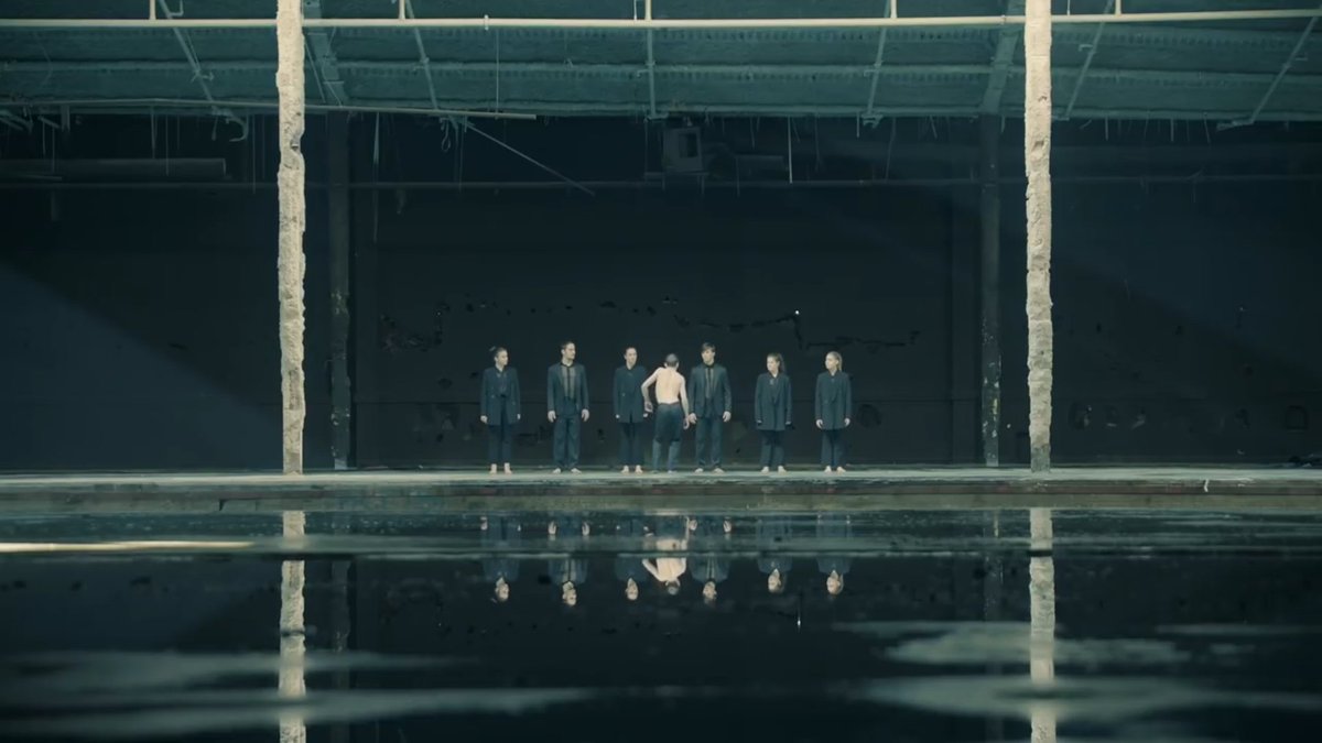 MosyonlessMin's tweet photo. imagine @BTS_twt dancing to this. The choreography is for 7 members too. are we getting jimin as center??? hahaha
#SingleisComing #Black_Swan https://t.co/Wi5cZrSOkw