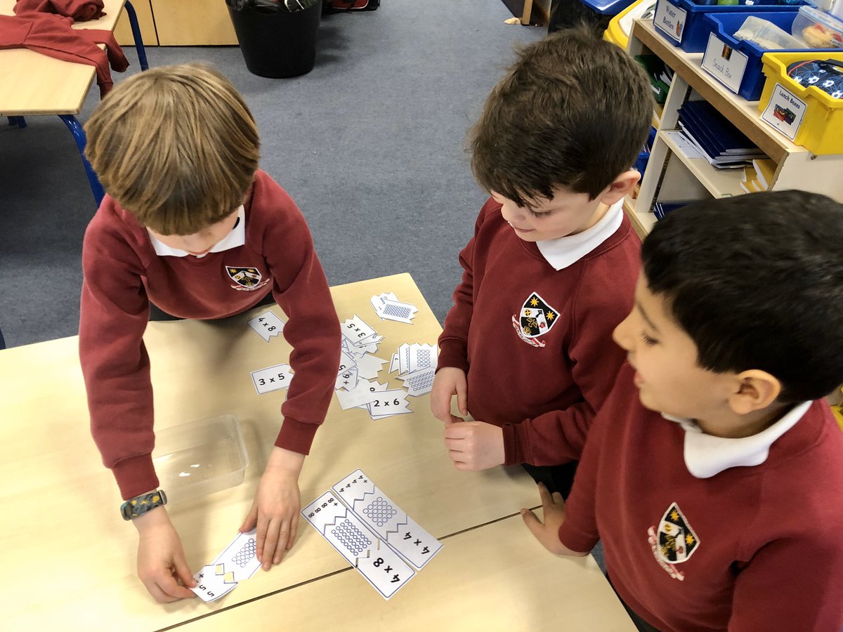 StColumbasLPrep's tweet photo. #SCCPrep2 practicing our Arrays in Prep2 Maths. How can you use arrays to write multiplication sentences? #SCCMaths #AcademicExcellence https://t.co/CNyr5853FQ