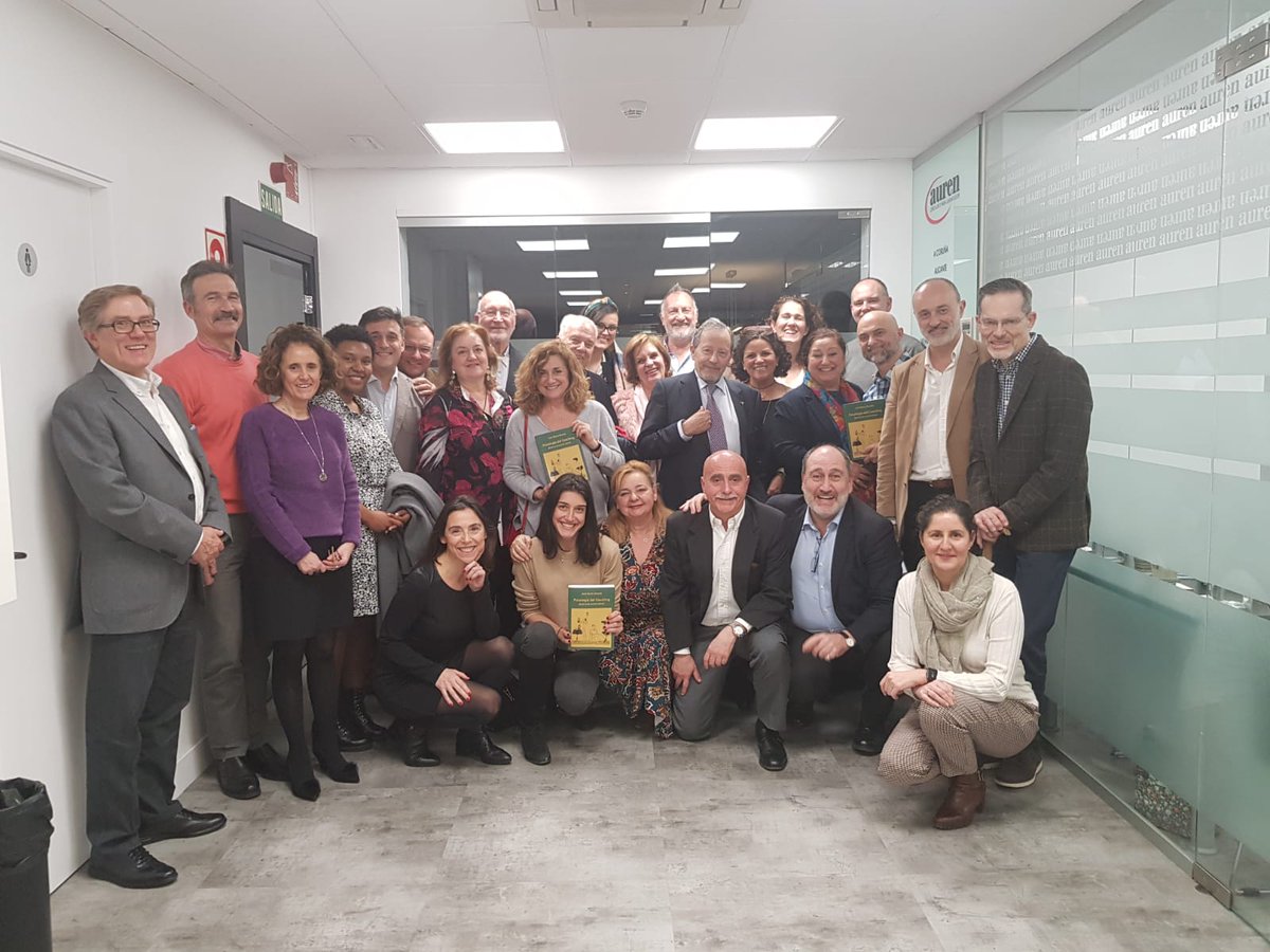 Auren_Spain's tweet photo. #Bibliocoaching

El Club de Bibliocoaching celebró ayer una nueva sesión con @chemabuceta como autor invitado con su libro:

📙 “Psicología del coaching: ¡Basta ya de cuentos chinos!!"

¡Gracias a todos por asistir!

#ClubDeBibliocoaching https://t.co/8sBjSbkZog