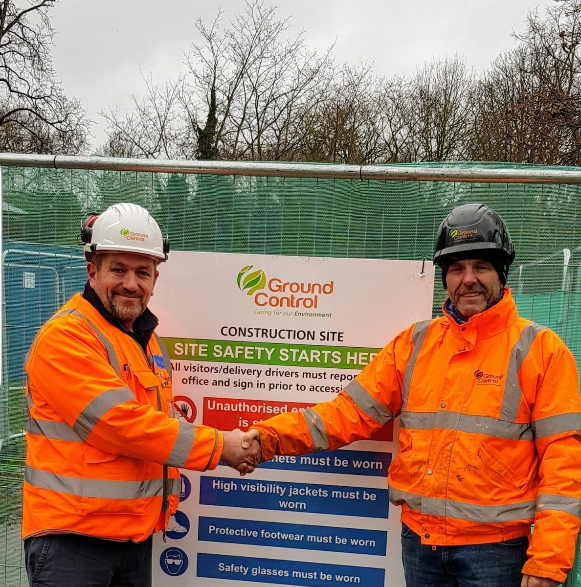 markcurryGC's tweet photo. .@GroundControlGC @AWallaceGC @AngelinaSooren @SafetyGroupsUK @locherproject #engagement #2020Vision quick update when out and about around the country with our #managers #teams working on some great projects from #Somerset #Twickenham #London #Ashford #makingadifference 👌 https://t.co/OBjEH9rOtX