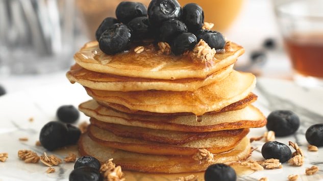 SusanFruhman's tweet photo. Are you wondering what to make for #breakfast over the #weekend? Well, look no further than my delicious and #healthy Blueberry &amp; Walnut Pancakes!

Find the recipe here: https://t.co/3ZI7Ronx1F

#weekendvibes #HealthyEating #nutrition https://t.co/WwB8AUUmbg