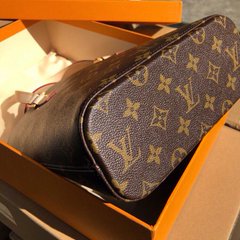 Goodskiller1's tweet photo. #louisvuittonhandbags
Do you believe this bag has been used for 5 years?
Dm me and tell you how to maintain the bags😍
#lv #louisvuitton #goodskiller_luxury
#fashionblogger https://t.co/jIkuVPAZ4M