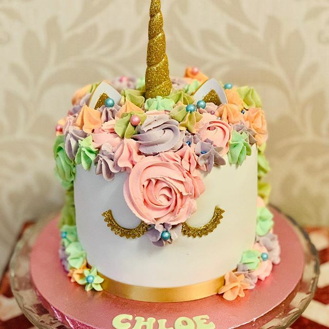 JuliesCakehole's tweet photo. Unicorn cakes still popular! #unicorn #unicorncake #glutenfree #glutenfreechocolatecake #cakecakecake #cakedecorating #cakelicious #cakelife #cakelove #cakesofinsta #cakesofinstagram #cakestagram #cakeagram #cakesofcardiff #cardiff #cardiffcakes #cardiff… https://t.co/Cfux2J2745 https://t.co/FTnL3ppKr3