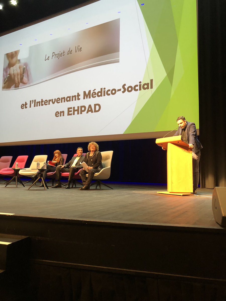 MneReseda's tweet photo. Projet de vie en #ehpad pour les personnes handicapées vieillissantes. Formation #irtess  pour sensibiliser et mettre en avant la mission du référent de vie personnalisé. @jamesbontemps #directeur de l’ehpad saint Vincent de Paul à vignoles. 
#reseda #ars #anfh #villedijon https://t.co/nsTEHatr2g