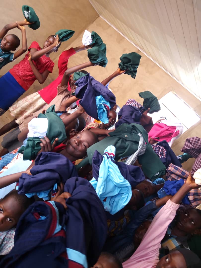 idanredevelopm1's tweet photo. When we conceive a new idea,we are thinking directly from the creativity of God.#IDFFreeSchoolUniformProject which targeted 100 students initially has clothed over 500 students in Idanre LG in just one year
Thanks to IDF 
#IdanreFirst @Bankoleakinse @ActionAidNG @RotimiAkeredolu https://t.co/vEEDsSLLGj