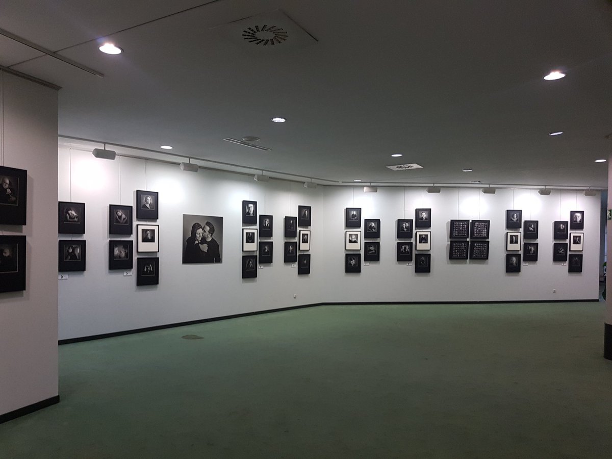 CulturaLasRozas's tweet photo. #Loved es un proyecto fotográfico del roceño Pedro de Agustín Mayor. Una exposición emocionante que retrata la importancia de los afectos. Inauguramos hoy a las 20h en #Auditorio de #LasRozas #EntradaLibre #TelentoLocal https://t.co/gp4US7DXtl