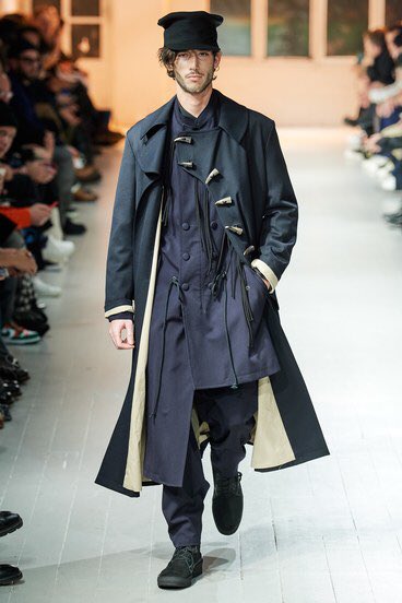 vfduk's tweet photo. Yohji Yamamoto - Fall 2020 Menswear
Yohji Yamamoto - Fall 2020 Menswear: Collection
https://t.co/KZQXq7VZYQ
@dietprada 
#YohjiSoWhite is #BeyondDisappointing! https://t.co/g0kBKHTKcK