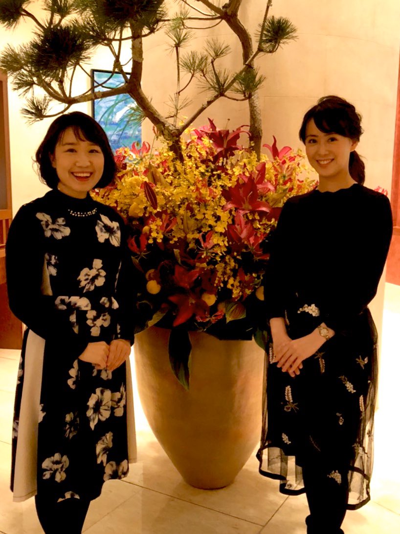 runatti1's tweet photo. 元MBCアナウンサーで
今はTOKYO MXのアナウンサー
藤本真未ちゃん🎤😊
同じタイミングで
アナウンサーという夢を叶えて
鹿児島へ行き、
新人の頃から鹿児島で語り合いました🍻
今は関東でも遊びに行けるのが嬉しい😆
それにしても顔が小さい‼️可愛い‼️
#ザペニンシュラ東京 #Perer #景色が最高 https://t.co/TTxqFDK09N