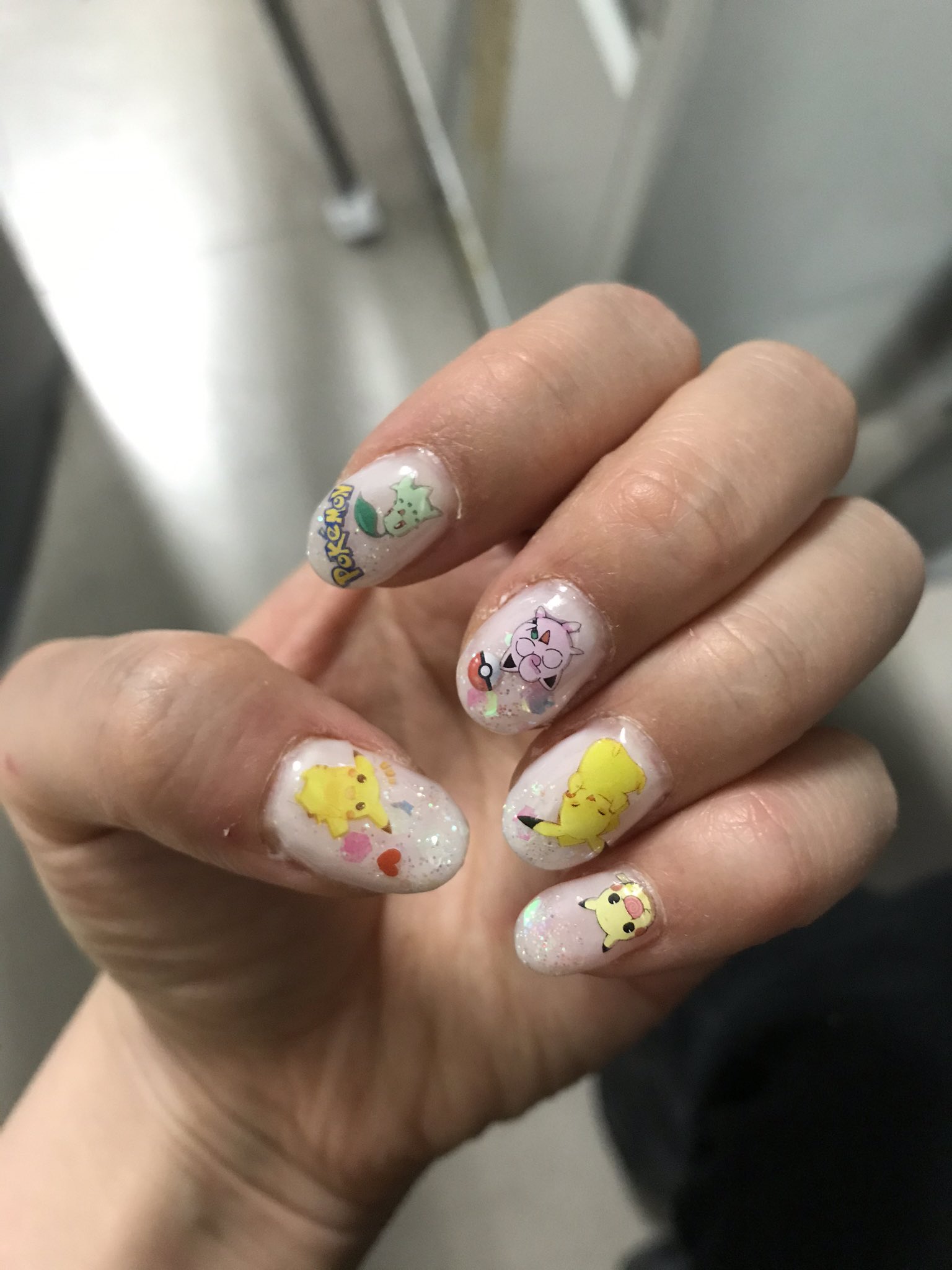 神楽 ポケモンネイルにしたくてネイルシール貼りまくり笑 爪の形綺麗になりたい ㅂ