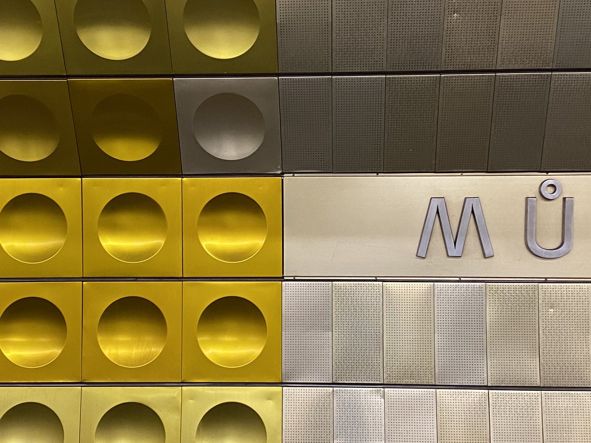 Medvidekpu's tweet image. #cestaprahou. Jedu školit děti a mám asi 3/4 hodiny čas. Tak se mrknu na to roky nové Metro #metrogram