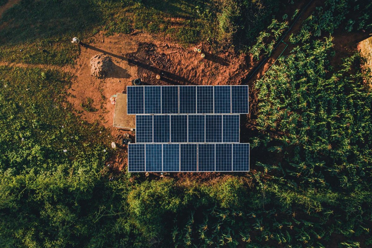 SolarWaterSolut's tweet photo. 20pcs á 265W solar panels is enough to generate over 10.000 liters of high-standard drinking #water daily from a contaminated water source. #SDGs #solarenergy #desalination #waterpurification #WeRunOnSolar https://t.co/KoBVKSkeb0