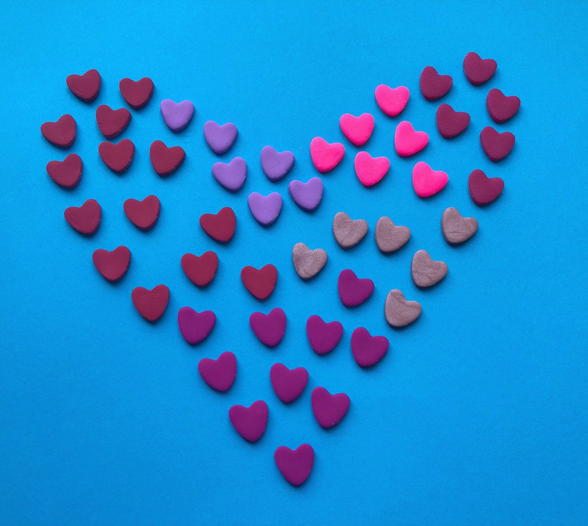 Nine9Angels's tweet image. Day 17 of @FADDundee ❤️❤️❤️❤️ soon to be heart studs but much easier to photograph like this 😂🤷‍♀️ #fadd2020 #handmade #earrings #valentines