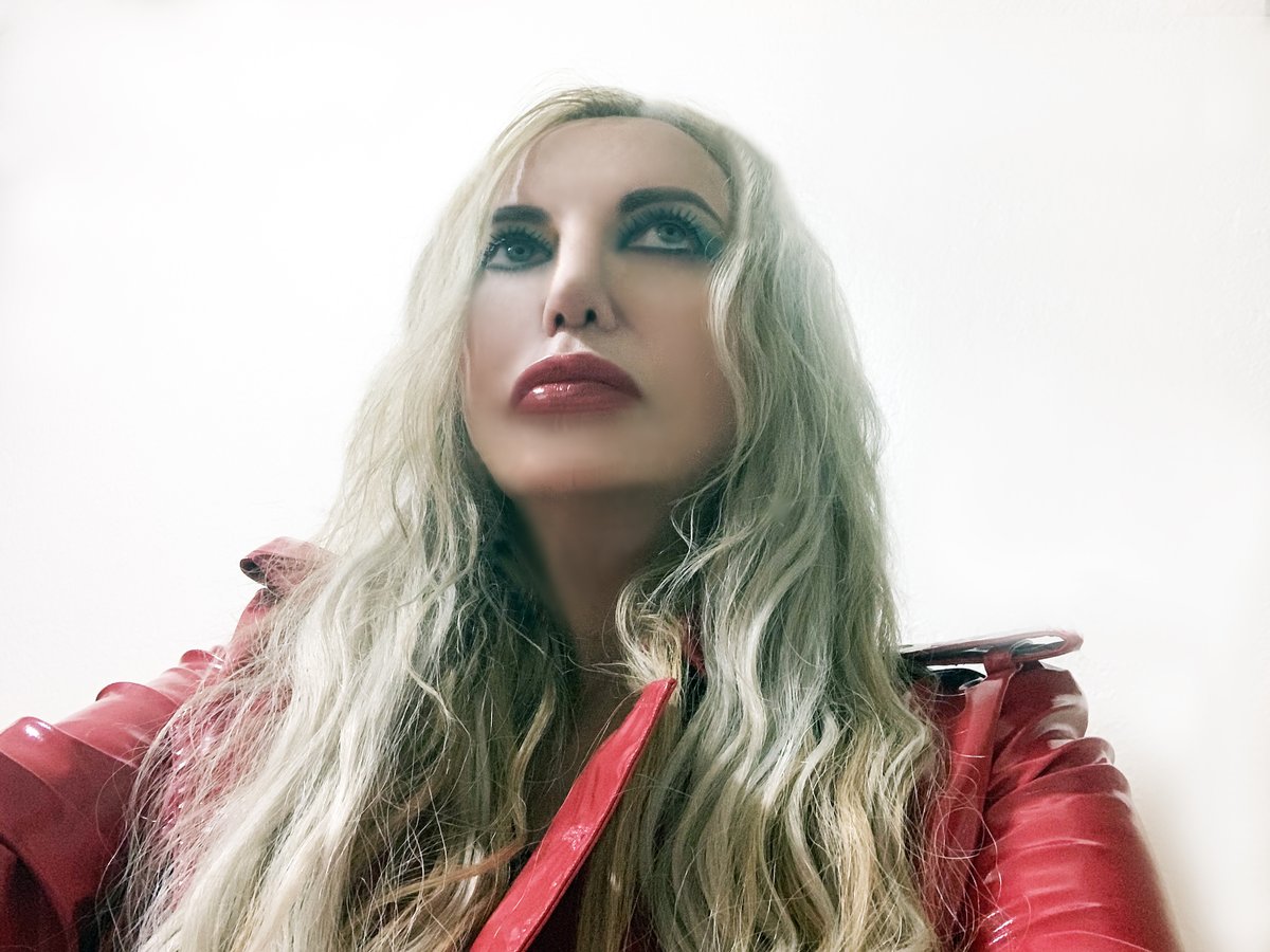 NadelParis's tweet photo. TY all! As u can see, ready4 #rain: Getting used2 unresolved #GlobalWarming, sadly. What are ur #FridayVibes? Good #FridayFeeling? Bad? Share thoughts, spill tea #weekend. 2nd hottest year. Where's ur heat? Tracks being done by #JoshSklair et al. But moi, I'm off. I may decide to https://t.co/f26NWLLC4D
