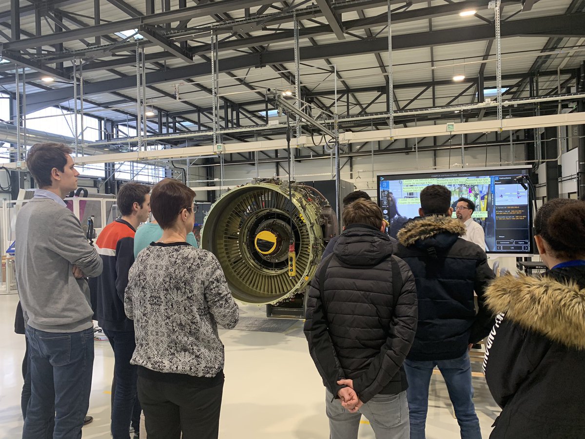 AmandineRobinot's tweet photo. Dans le cadre de leur projet collectif, des étudiants de @insadelyon ont eu l’occasion aujourd’hui de visiter le Campus Fab à Bondoufle ! 
Une découverte des techniques industrielles du futur. 
#SafranOnBoard @SafranTalent https://t.co/g3DEzoqBO6