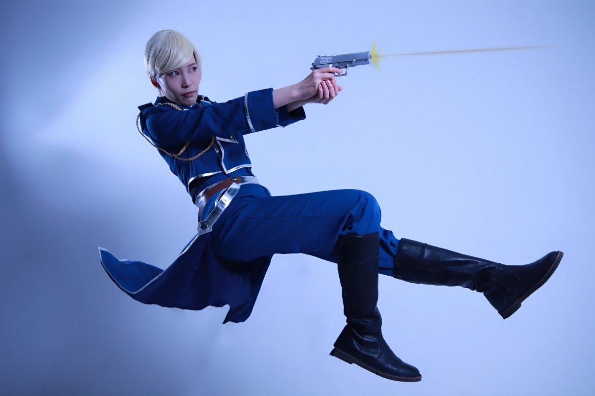 Cosplay/鋼の錬金術師】 鋼の錬金術師/リザ・ホークアイ “銃はいいです