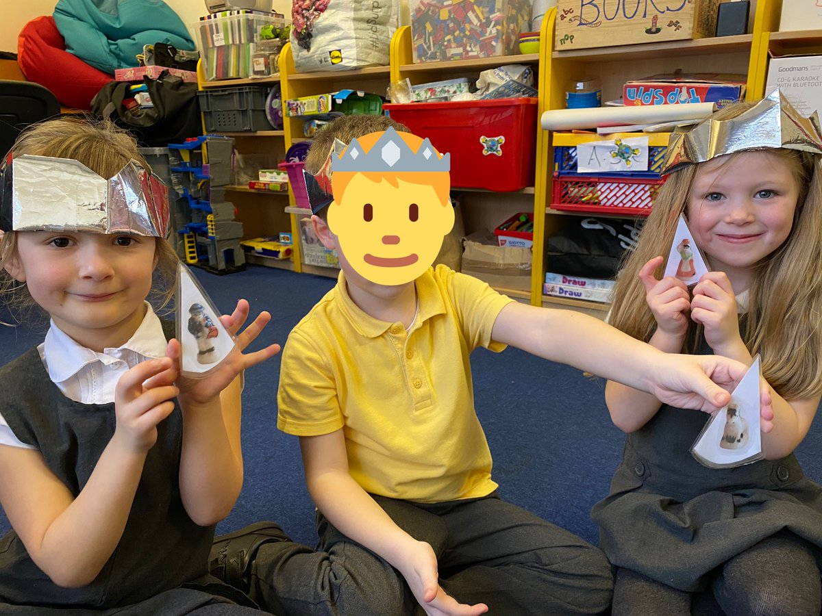 French4Kids_LCF's tweet photo. French club children had a great time celebrating the epiphany and learning the french tradition of “la galette des rois”! See our kings and queen who found “la fève” @CwrtRawlinprim #frenchlunchtimeclub #frenchclub #languagelearninginprimary #learnthroughplay #frenchtradition https://t.co/e2D9oPEhiG
