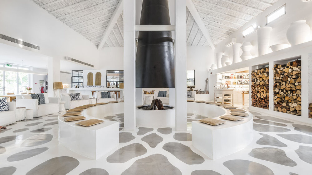 Stay among vineyards, open fields, elegant and rustic design at the ever incredible #VilaMonte Farm House. Modern design is incredibly and effortlessly fused with the authenticity and beauty of the natural surroundings.

Read the review bit.ly/378VJBW 

<a href="/visitportugal/">Visit Portugal</a>