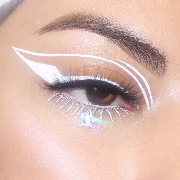 Harbsyy's tweet photo. For the longest time I could never figure out exactly what my “style” was, but now I see it’s because my aesthetic is constantly evolving and I’ve learned to love that. It’s like being reborn over and over✨ (https://t.co/VlZhABdlSG) https://t.co/mPyfVuj4H8