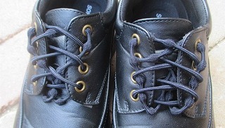 ミニョン はてなブログ 他メーカーの クールノット カラー展開 30色 がすごい 上のブログから Amazon でチェックしてね T Co Wpimnt2ps0 結ばない靴ひも 靴紐 Coolknot 結ばなくてもいい靴ひも 実は キャタピランと裁判になっている