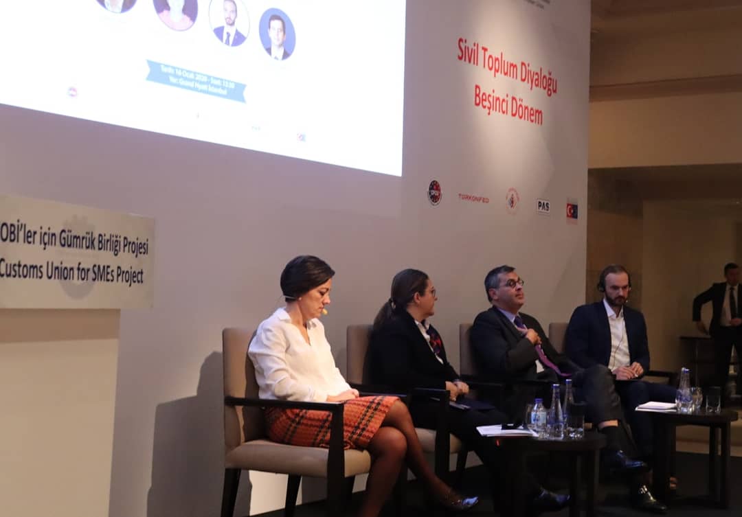 cuforsmes's tweet photo. Panelle devam eden toplantıda @ikv1965 Genel Sekreteri Çiğdem Nas moderatörlüğünde proje raporu tanıtıldı ve #gümrükbirliği modernizasyonu üzerine yeni perspektifler tartışıldı.

#siviltoplumdiyaloğu #kobileriçingümrükbirliği #gümrükbirliği #cuforsmes #türkonfed #ikv #edam https://t.co/ehvG0teF4x