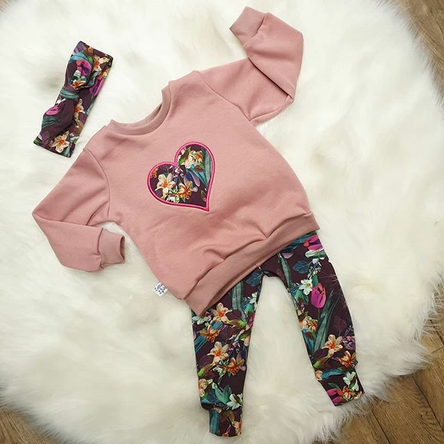 LottieandLysh's tweet photo. If you're still not in our Facebook Members group you should be ;) That is the place to be to learn just how to create completely custom outfits like this one 👌
.
.
Search 'Lottie & Lysh Members Group' on FB to join and get started
.
.
#Kidsfashion #handmade #ootd #cutekidsf… https://t.co/FWzEErTwRB