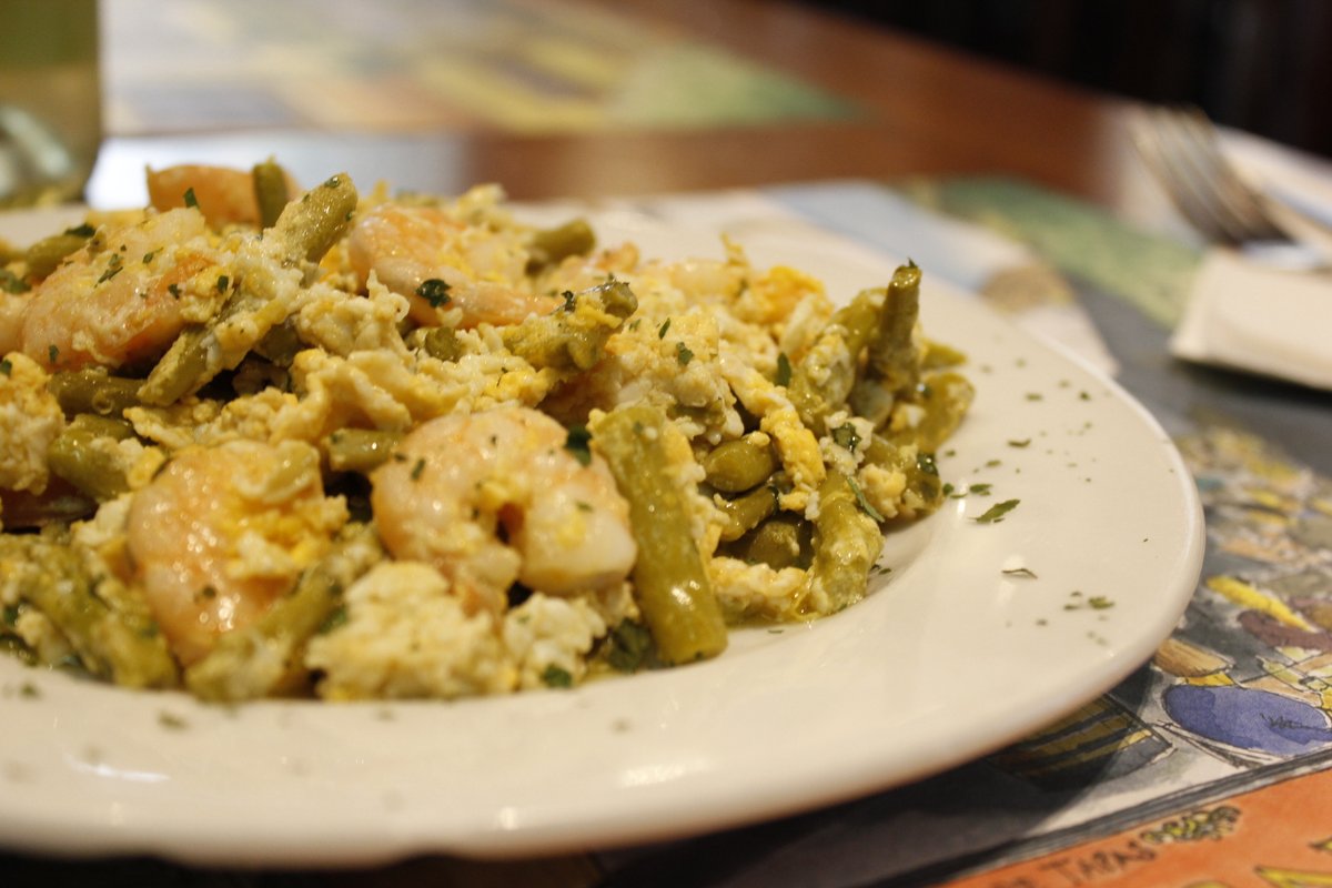 LaModernaTapas's tweet photo. ¿Conoces nuestro revuelto de gambas y judías verdes? Es un plato rápido, sencillo y riquísimo  #Sevilla #restaurant #food #comida #tradicion #Giralda #bar #Sevillahoy #luch #seville https://t.co/7d2FH3w7xo