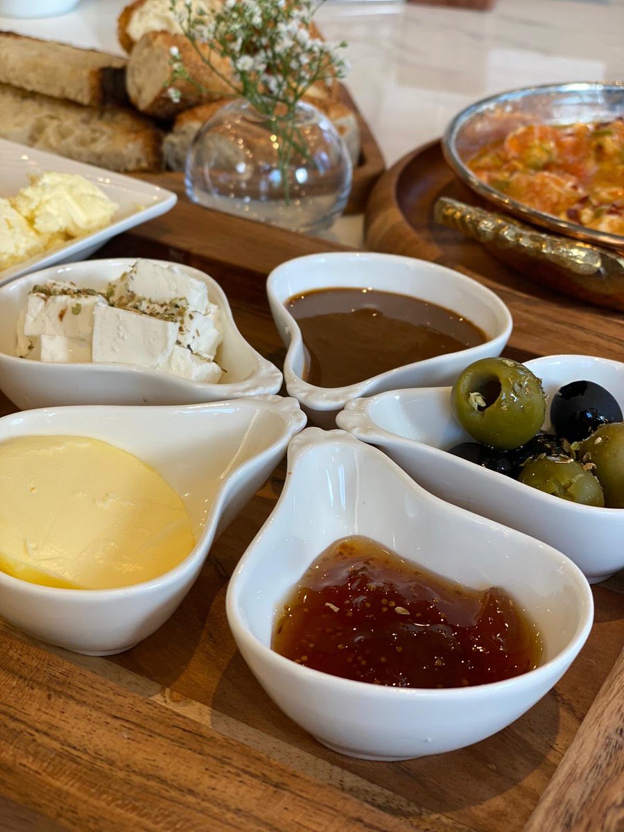 39stepscoffee's tweet photo. 🚨We're delighted to be starting our Mediterranean Breakfast from today!⁣
⁣
😋 Every day, 8am-3pm in 39 Steps Knightsbridge we'll be serving a delicious variety of Mediterranean delicacies, including simit, menemen, eggs with sucuk, vegan shakshuka, and much more!⁣ https://t.co/oSb9T3qa8A