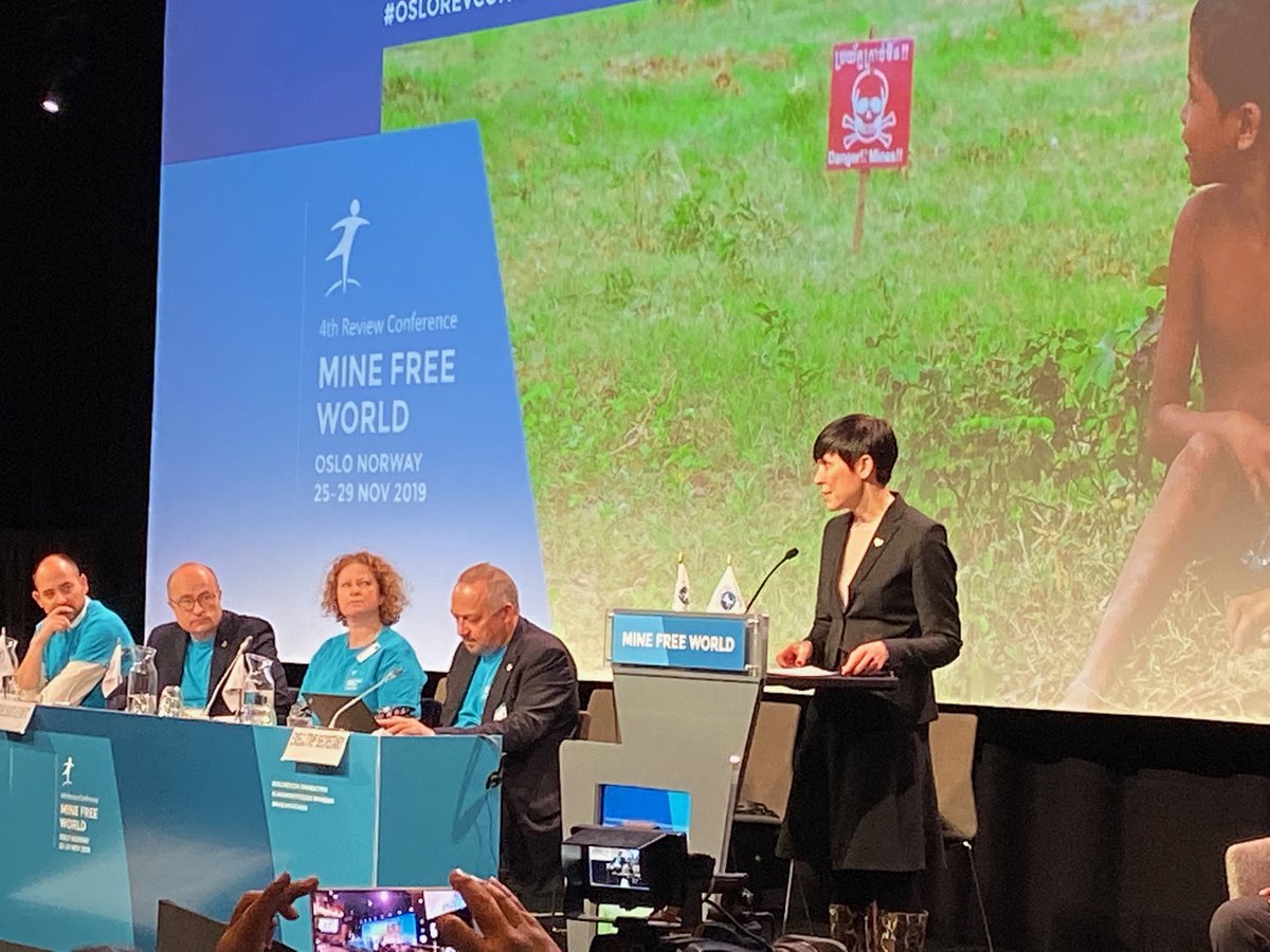LandmineFree's tweet photo. The Oslo Review Conference in November concluded with a strong global action plan and recommitment to the #LandmineFree2025 goal.

A special edition newsletter from the @MineBanTreaty includes more #OsloRevCon highlights - read it here:

https://t.co/UDgl4anebs https://t.co/kNz8cmOpIm