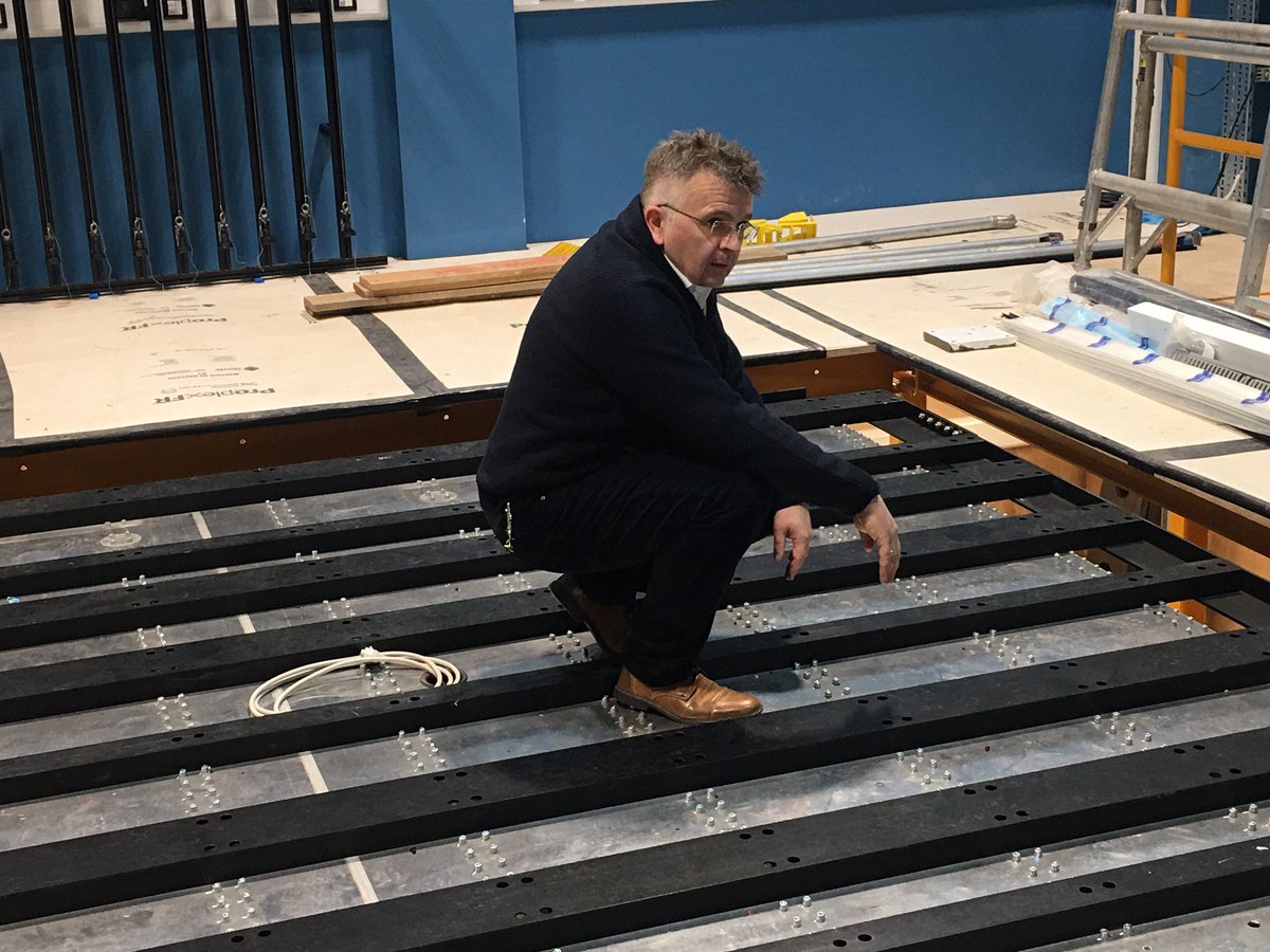 v_simulators's tweet photo. Professor Aleksandar Pavic from @VibrationUoE @CollegeofEMPS @UniofExeter visited the #vsimulators facility today and had his first experience on our bespoke motion platform https://t.co/QG80gMyQPn