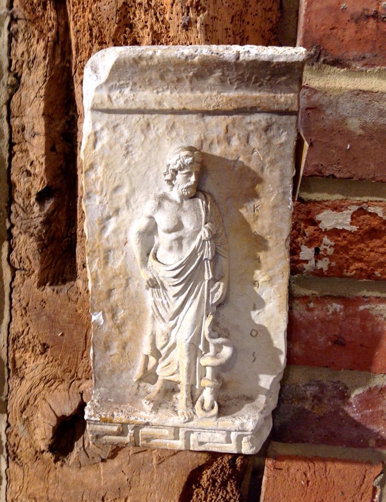 eversleybarn's tweet photo. #decorative #vintage #plaster #wallplaque #museumcopy #greekicon #greekmythology #greekgods #judismithantiques #vintagedecor #touristware #grandtour #eversleybarnantiques #eversleyhants #hantsantiques https://t.co/Tu9ZUsQLKA https://t.co/kJ9tVsG2R0