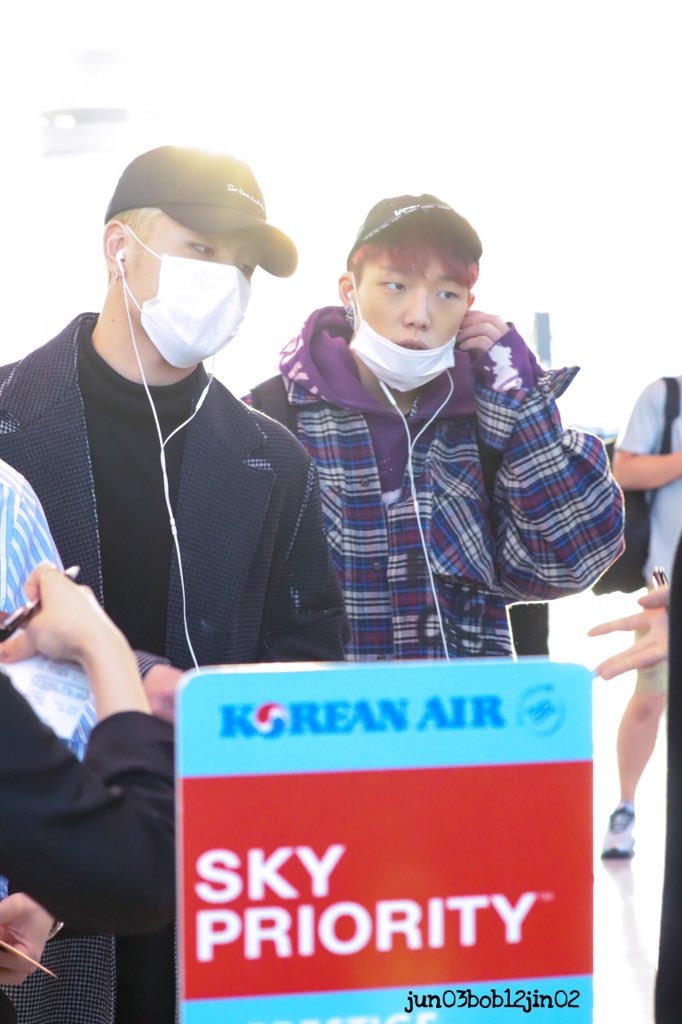 jun03bob12jin02's tweet photo. 200117 ICN

#iKON #아이콘 #준회 #구준회 #바비 #김지원 #BOBBY #JUNHOE https://t.co/fNKQ7RUFs2