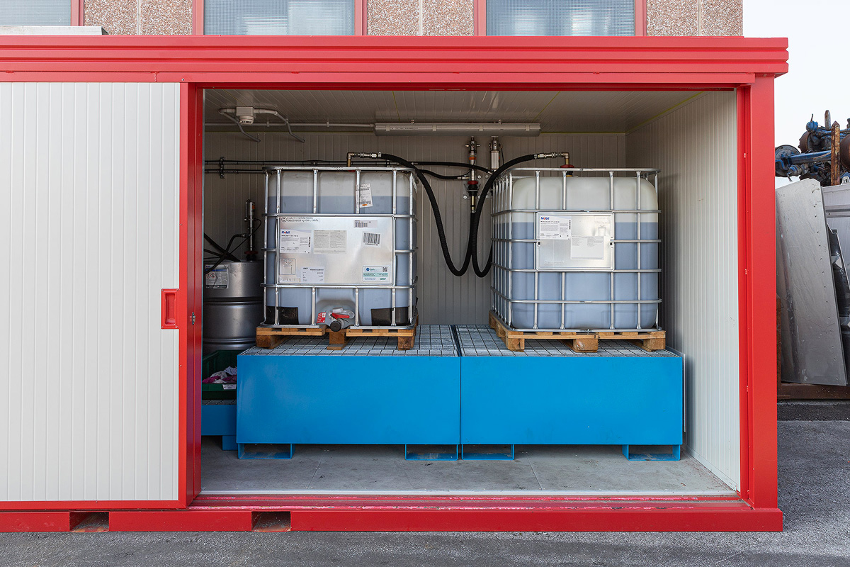 RAASM_SPA's tweet photo. From Brazil to Italy 🇮🇹

Below you can see a #hosereel with bayonet bracket, pneumatic #pumps for #oil, #grease, #antifreeze and #windshield fluid for car and truck workshop 🚙

#RAASM #lubrication #fluidmanagement #workshop #garage #wasteoil #diesel #AdBlue #air #water https://t.co/21QR7kVVt6