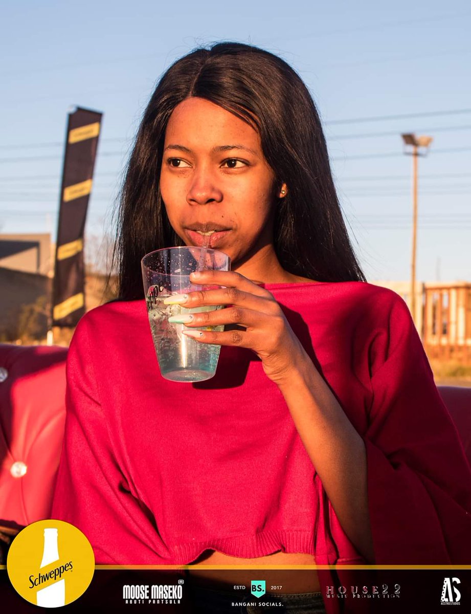 banganisocials's tweet photo. HAPPY NEW YEAR 🙌🙌🙌🙌😁😁😁😁 SIBUYILE  #BANGANISOCIALS2020 IN MARCH MORE DETAILS TO FOLLOW 🔥🔥😊😊😊😊😊 FILL UP YOUR COOLERBOX UNDER THE SUN 💛💛💛 https://t.co/5FVsVvlMqU