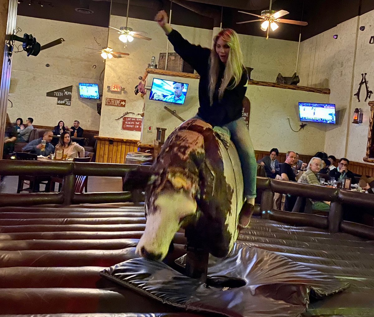 TheFiddlerLacie's tweet photo. I may or may not have ridden a mechanical bull... 😂 Oh California-you gave me flash back to “Urban Cowboy” #urbancowboy #california #mechanicalbull #wildandfree https://t.co/TgZCcANkw8