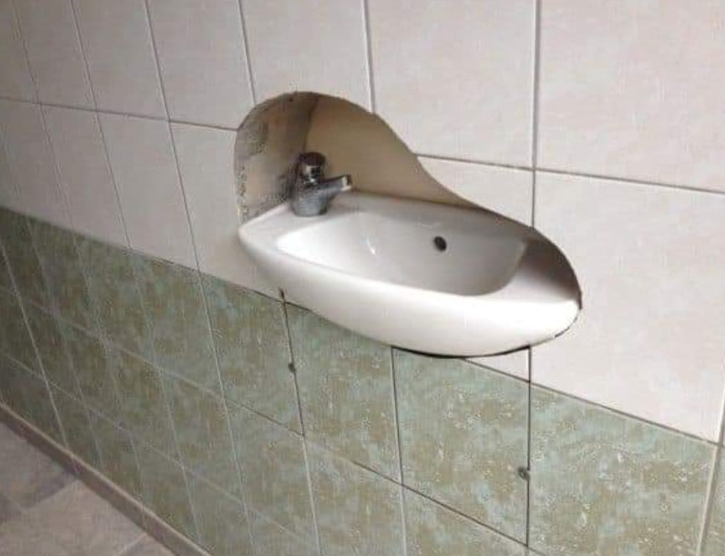 SandfordLtd's tweet photo. Friday humour :) 

@onthetoolstv 
#DIY #constructionuk #builders #engineers #plumbers #electricians #humour #spotted https://t.co/13jwbW4NiS