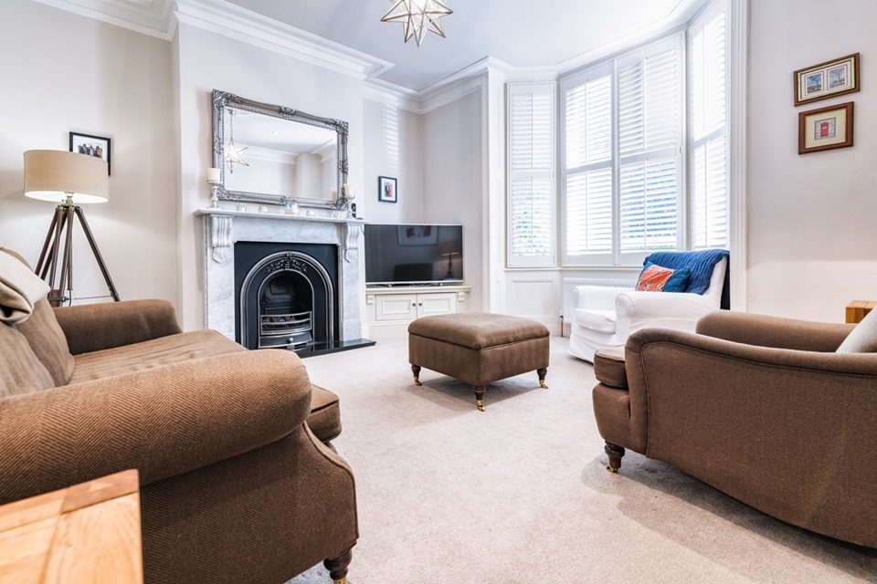 cspropertyyork's tweet photo. Beautiful 4 bed townhouse, Bootham #York Close to city centre, railway station and the prestigious schools St Peters and Bootham School. Guide Price £485,000
#moving #newhome #interior_design #relocation #PropertyInvestment #property https://t.co/IfBW2hByPh
