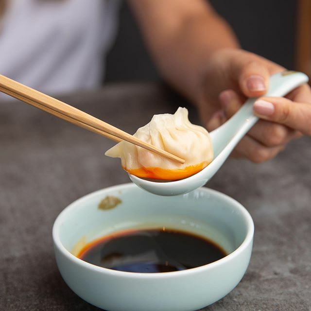 QuartersKBBQ's tweet photo. Our housemade sauces add the extra kick for those feeling a tad with a more refined palette looking for more unique flavors. A pre-mixed combination of vinegar and soy seems to do the trick!🥢 | #jajiaozi https://t.co/WeJ9GmstN5 https://t.co/QptrC1iJDa
