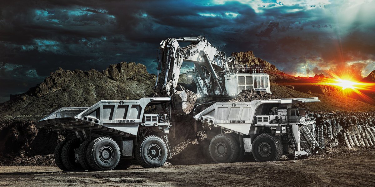 gareth_blythin's tweet photo. As it's Friday.... 😀 #Liebherr #R996 loading Liebherr #T284 #liebherr #mining https://t.co/9C2Y0oTjxl