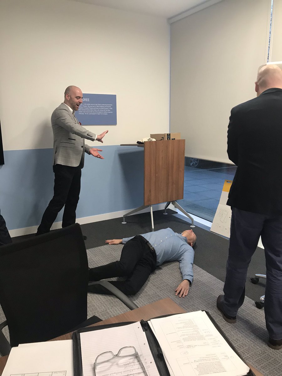 jillboonehi's tweet photo. UK and Ireland Talent Development professionals practicing some coaching techniques. #pullvspush #askvstell #engagevsdirect https://t.co/KfBMtOT2W6