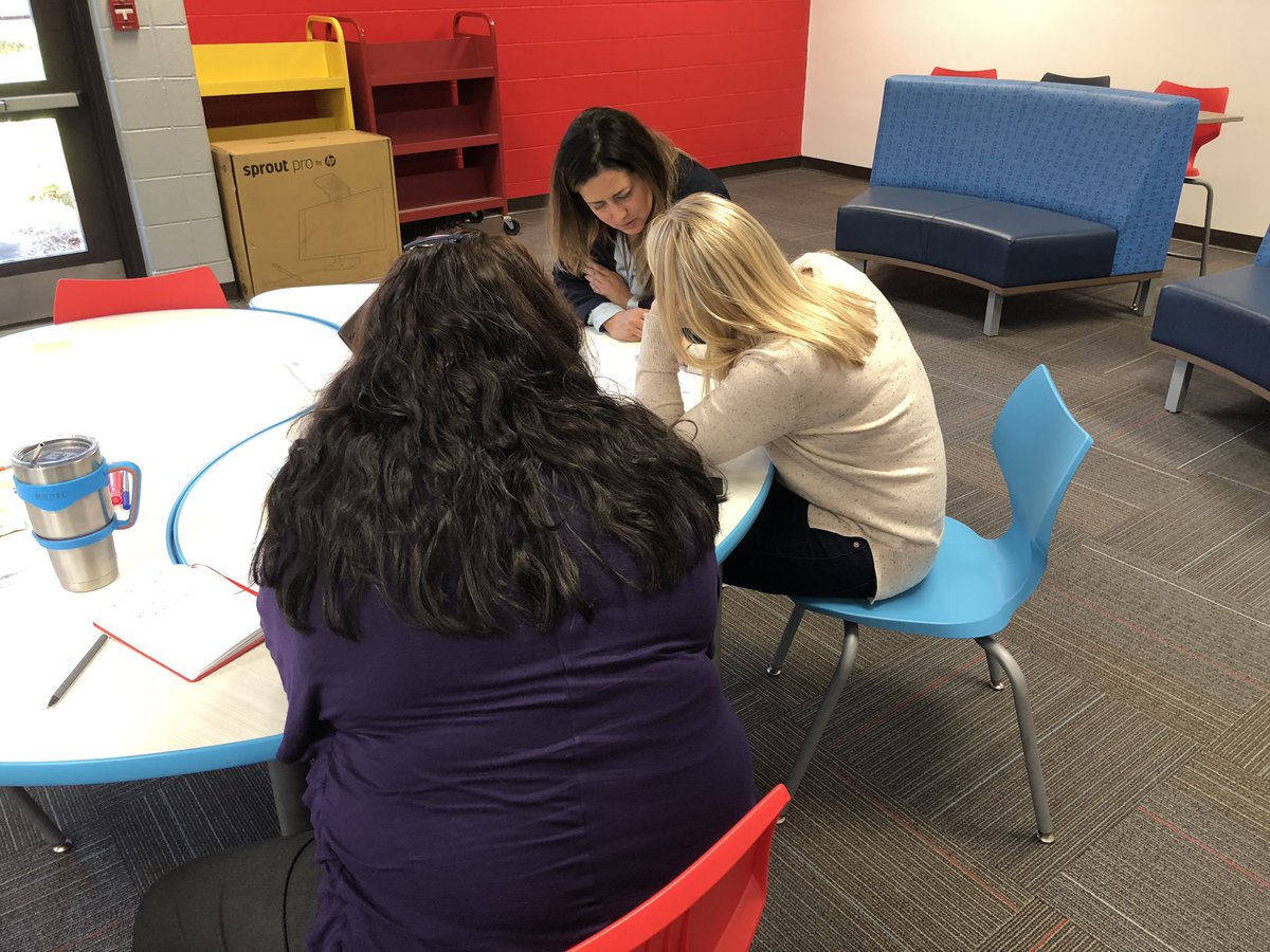 MGantenbein_MPE's tweet photo. Running Records Training π digging deeper into analysis! #miscues #lovelearnlead @TWhitter_LES #plday @LockheedElem @LuzMontanez3 @missypam8 @melaniewall88 @bretttg410 https://t.co/ICK3D9VR5Z