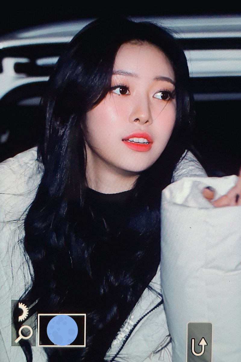 Jane_971220's tweet photo. 200117 [미리보기] 뮤직뱅크 퇴근

#모모랜드 #제인 #MOMOLAND #JANE #Thumbs_Up @MMLD_Official https://t.co/CcujQZdZnQ