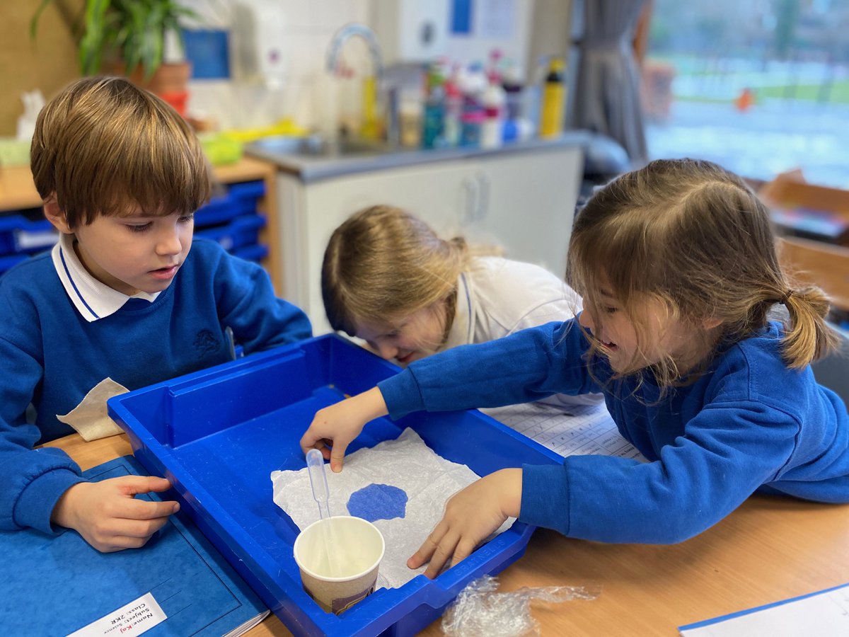 BSNJSV's tweet image. How absorbent are different materials? #JSVY2 have been testing different material for their absorbency. They made thoughtful predictions and ensured that the experiment was a fair test. It is safe to say - Don&apos;t use tin foil to soak up a spill!