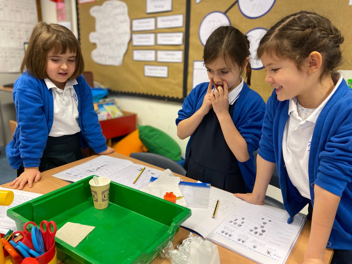 BSNJSV's tweet image. How absorbent are different materials? #JSVY2 have been testing different material for their absorbency. They made thoughtful predictions and ensured that the experiment was a fair test. It is safe to say - Don&apos;t use tin foil to soak up a spill!