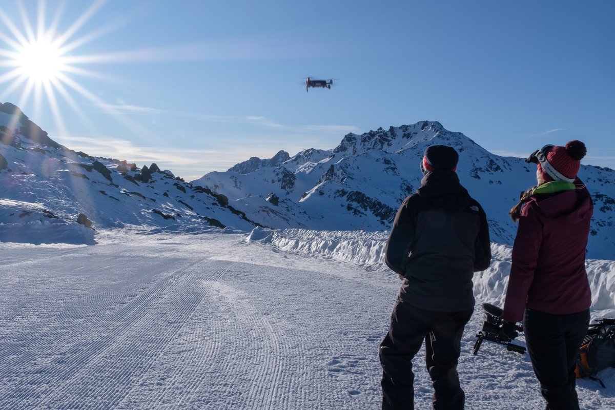 Cette semaine c'était Valmeinier pour AEC Vacances !
🎬 Tournage vidéo entre domaine skiable et village vacances, rendu à découvrir prochainement !

#valmeinier #aecvancances #tournage #productionvideo #tournagevideo