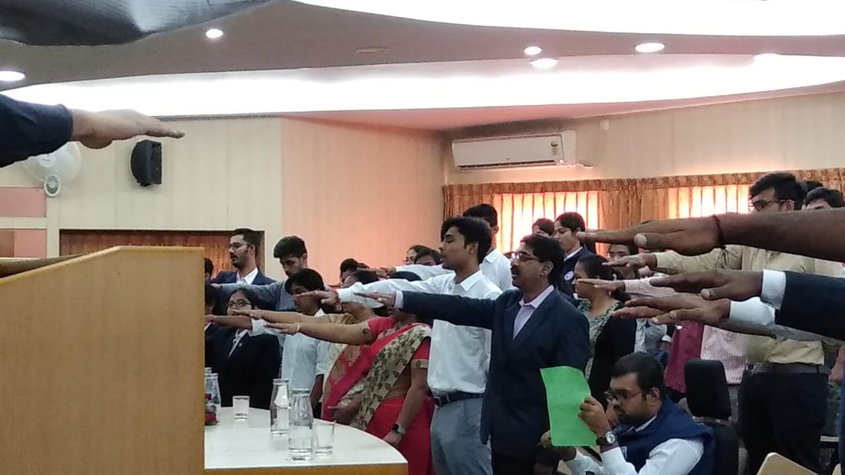 RvimNews's tweet photo. RVIM Staff and Students take Swachh Pledge and Pledge to Segregate on January 16,2020 https://t.co/ceikt062BG